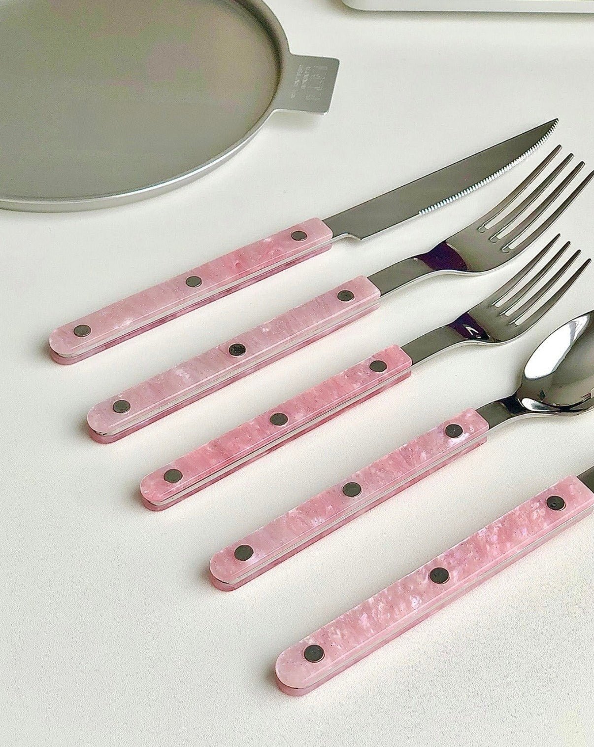 10-Piece Sleek Modern Pink Flatware Set – Stylish Silverware for Everyday Use