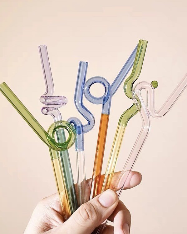 Set of 2 Wavy Glass Straws – Reusable Eco-Friendly Drink Accessories
