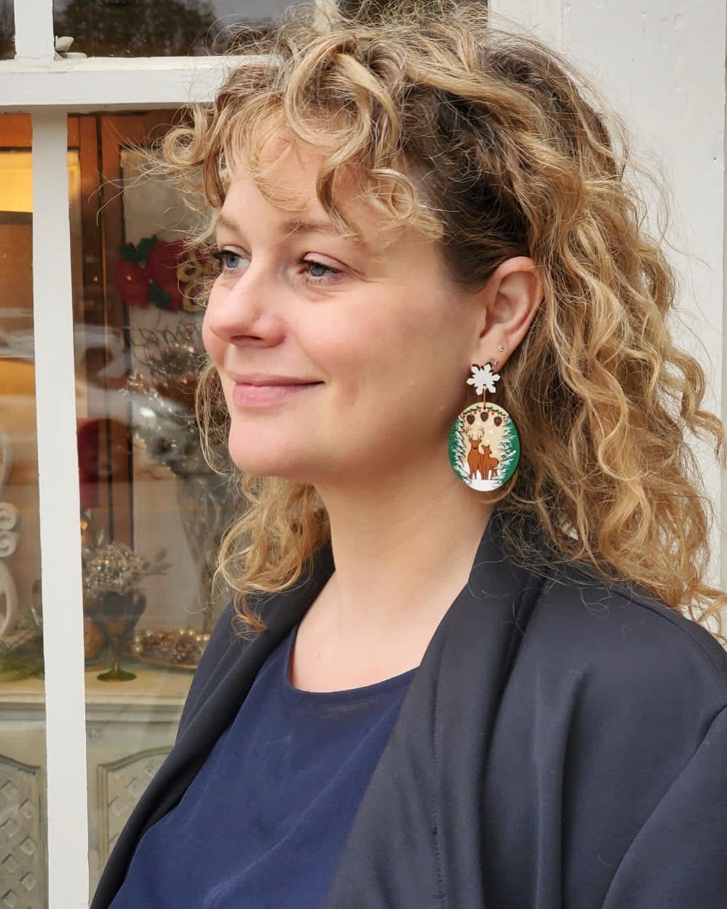 Winter Deer Dangle Earrings – Festive & Whimsical Holiday Jewelry