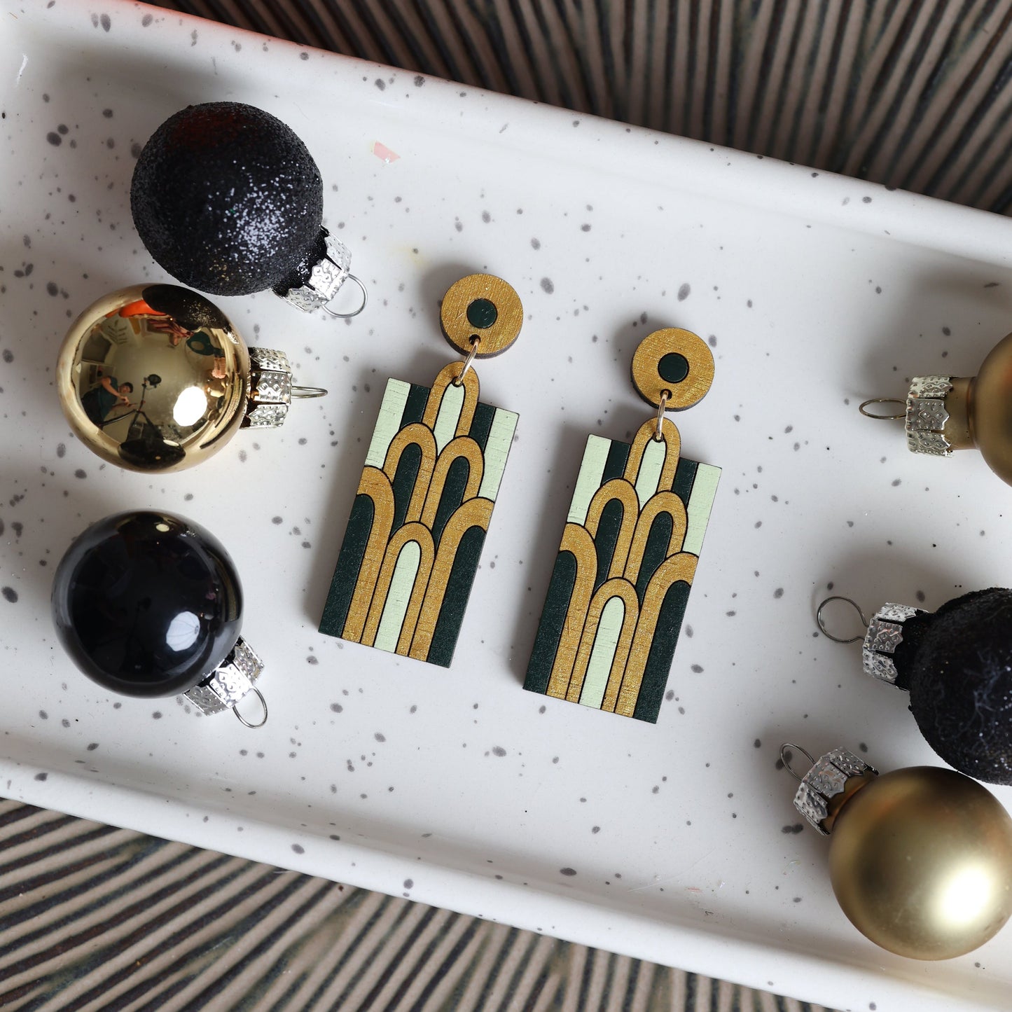 Emerald City Dangle Earrings – Vibrant & Elegant Jewelry