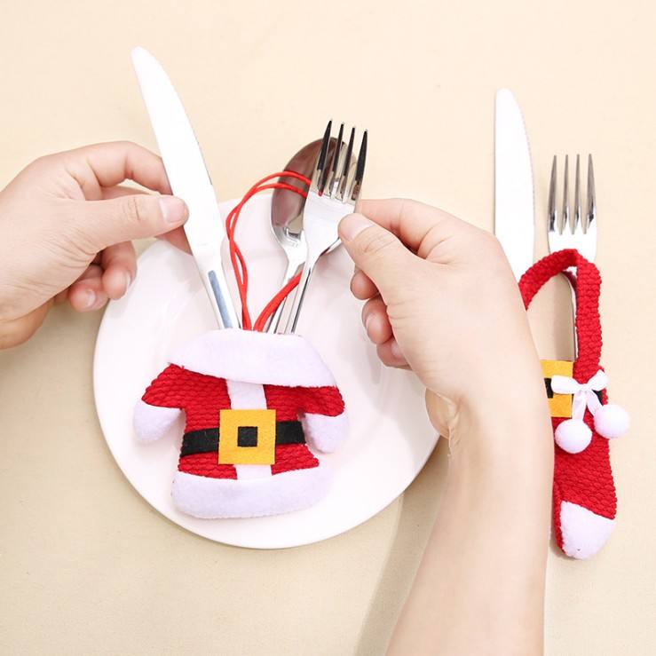Christmas Fork & Knife Covers – Festive Holiday Table Decor Set