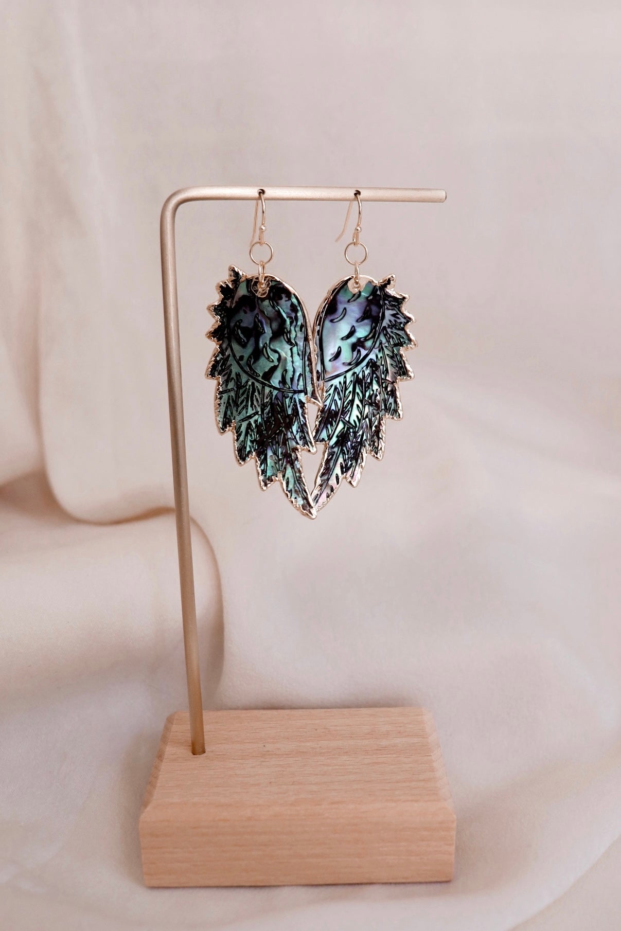 Abalone Shell Feather Earrings – Boho Dangle Earrings with Ocean Vibes