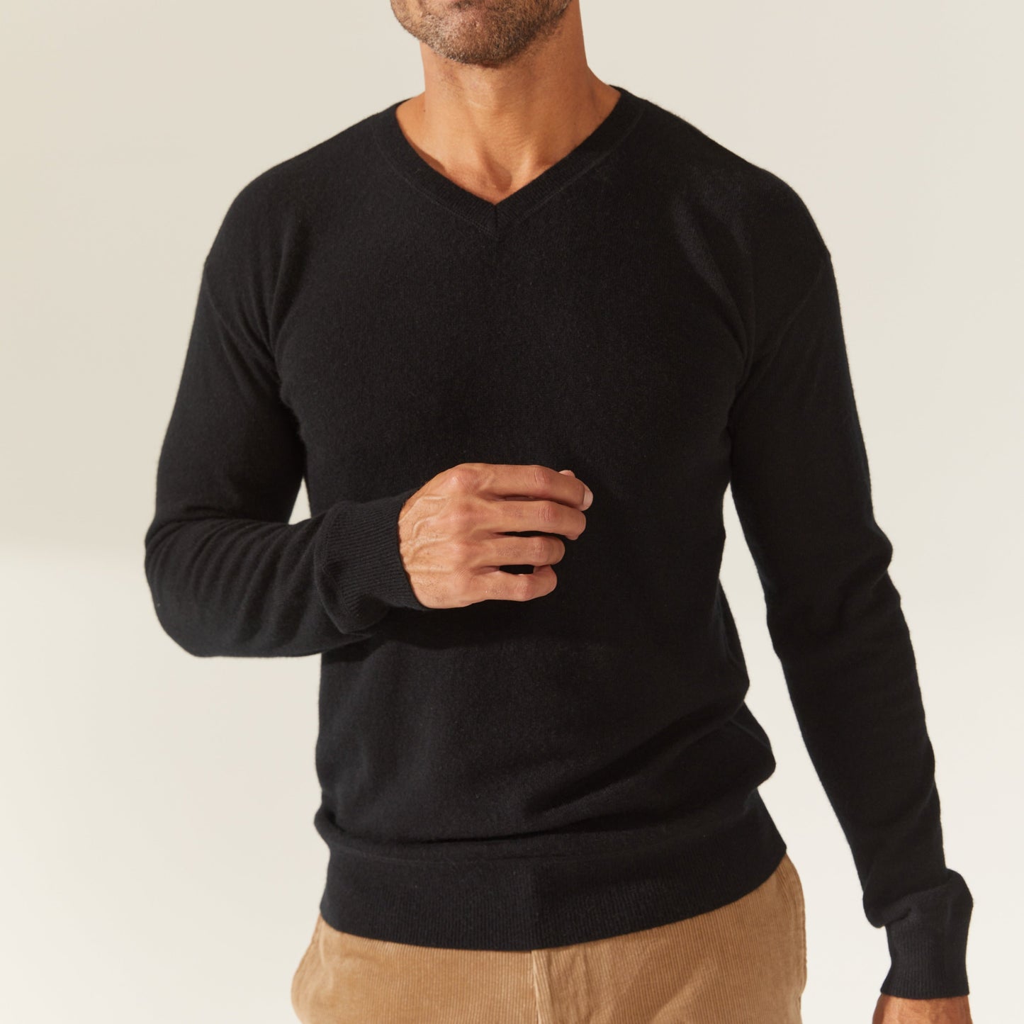 Liam Cashmere V-Neck Sweater by Italic