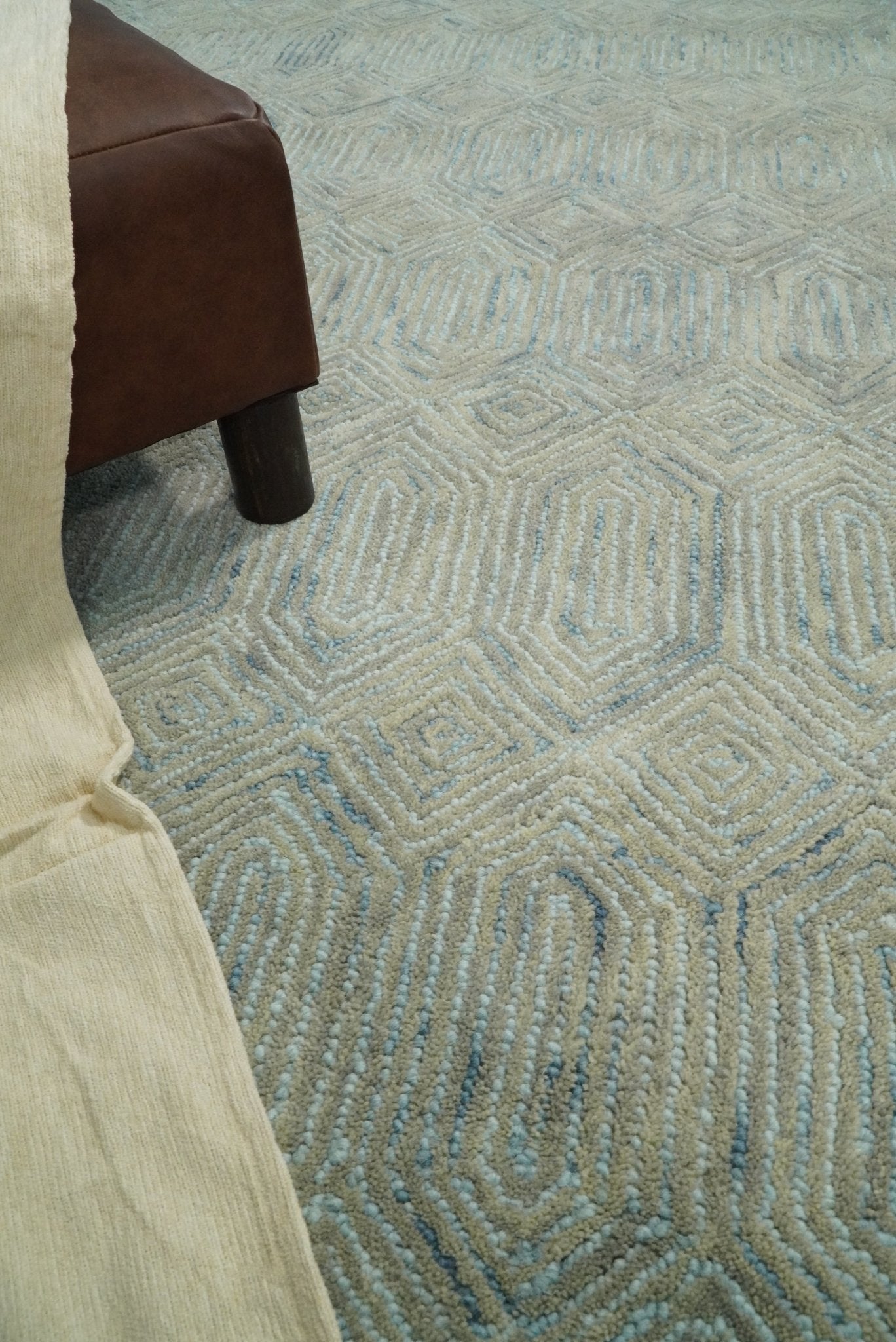 Beige Modern Style Hand Tufted Wool Area Rug