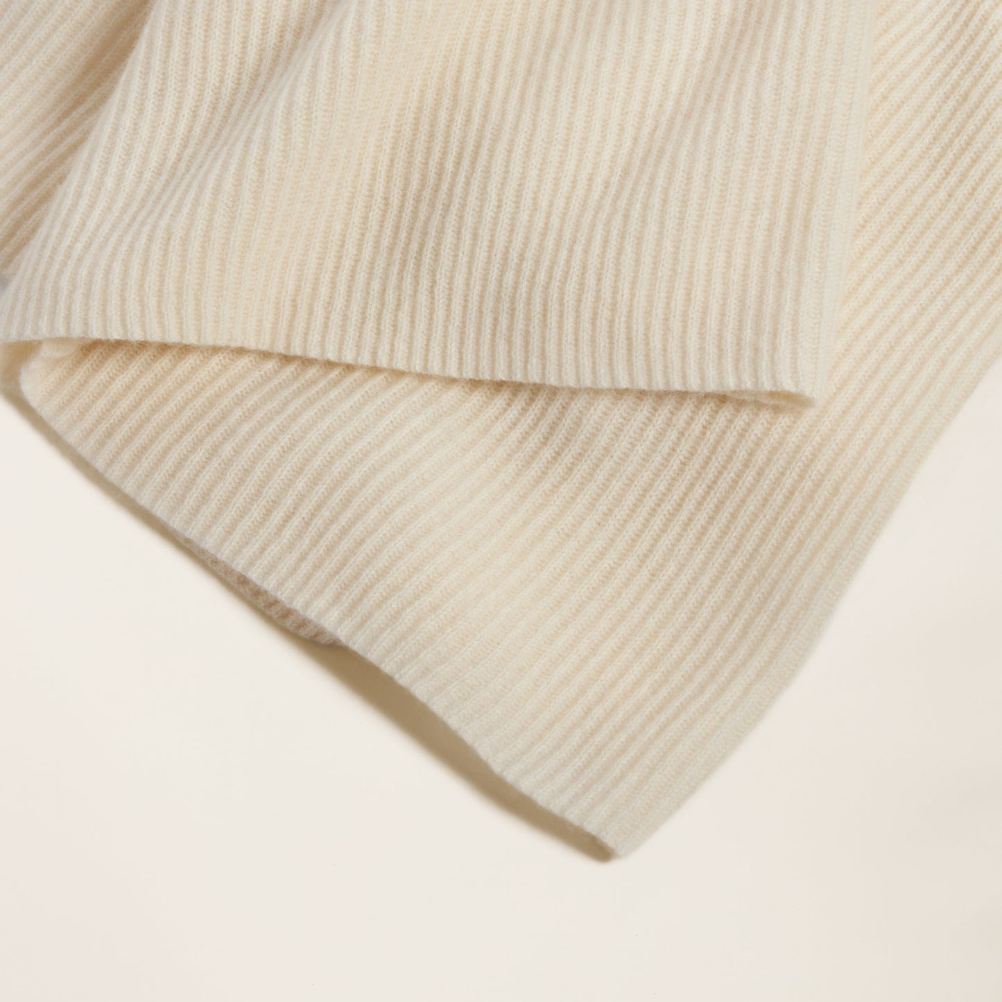 Vallon Ribbed Cashmere Throw by Italic