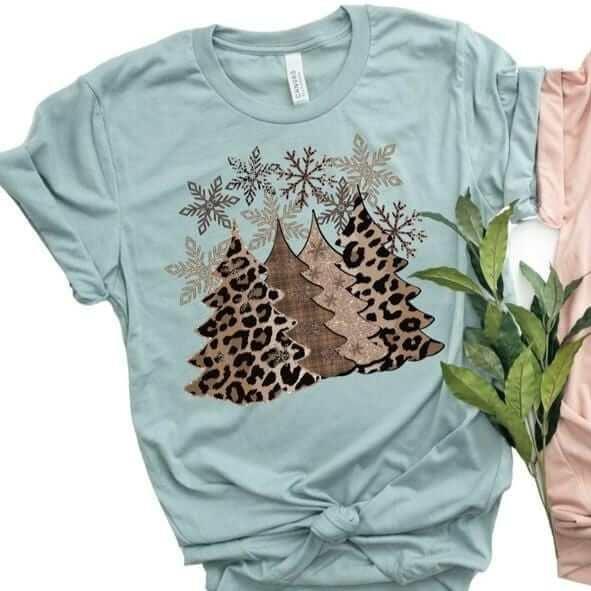 Snowflakes & Leopard Christmas Tree's T-shirt