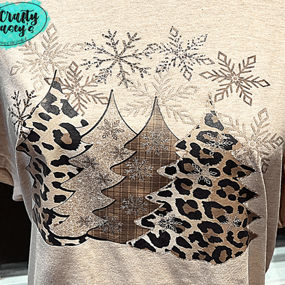 Snowflakes & Leopard Christmas Tree's T-shirt