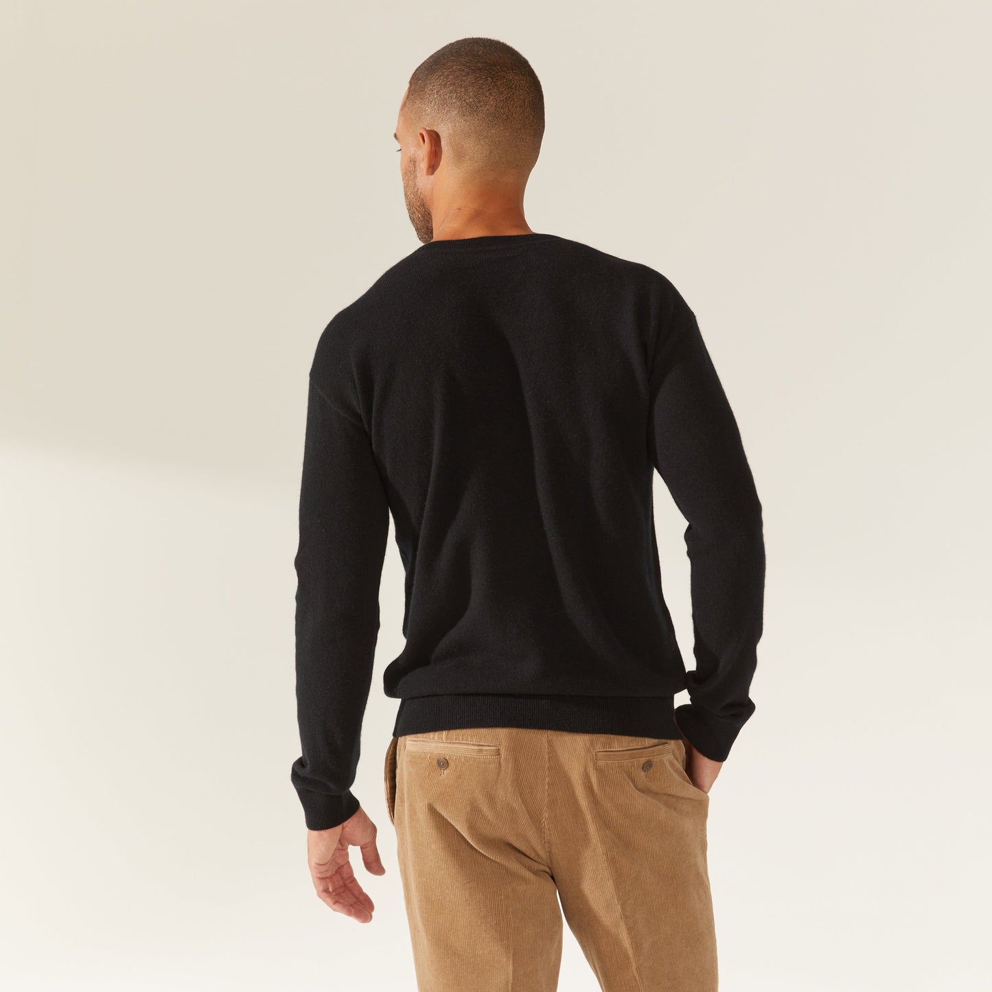 Liam Cashmere V-Neck Sweater by Italic