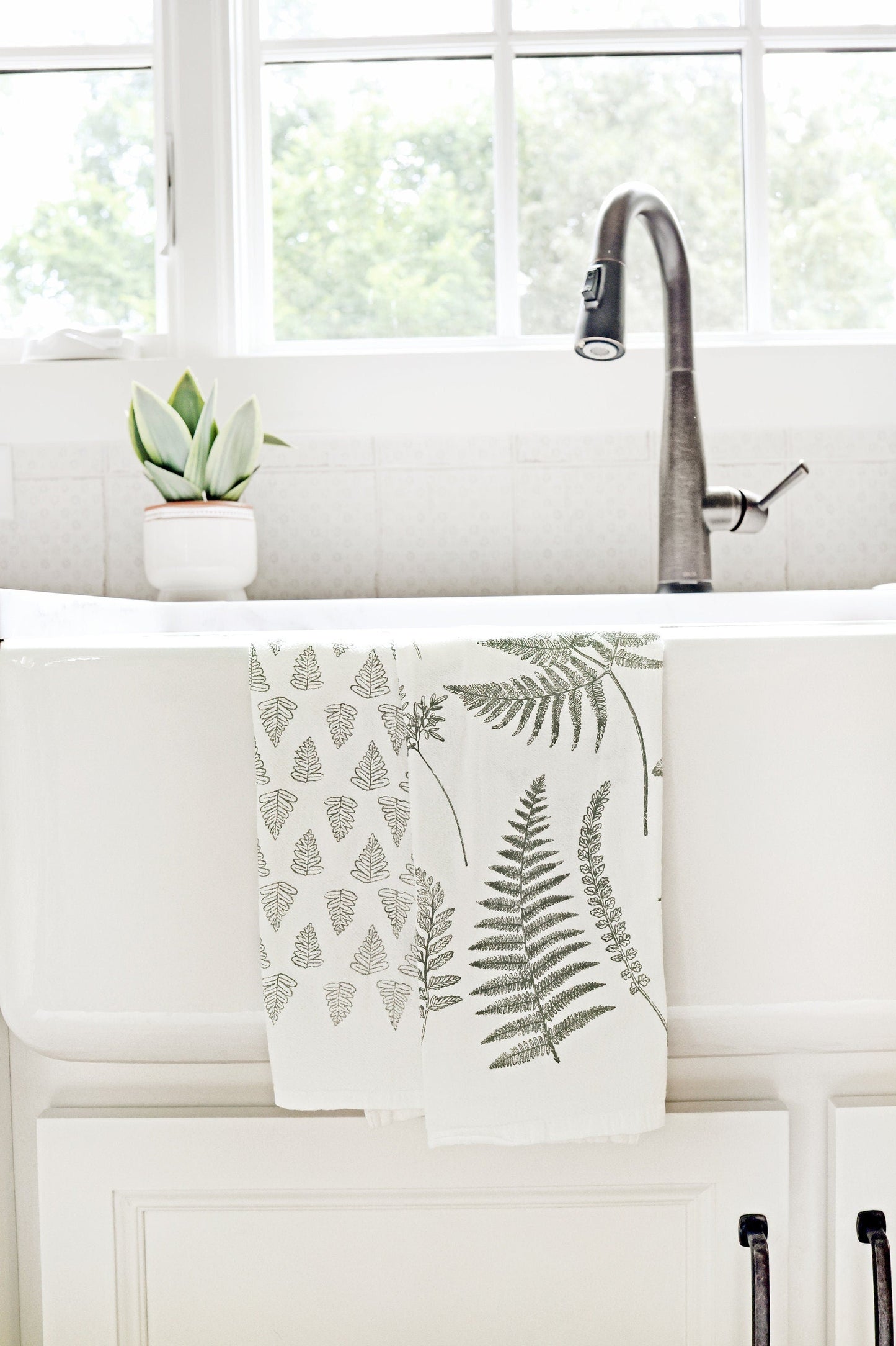 Fern Fronds Tea Towel by Jubilee Trading Company