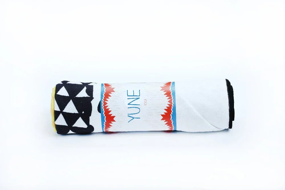 Yoga Towel | Non Slip Silicon Nubs | Absorbent Microfiber | White Black | Yune Yoga | The Jagger - Yune Yoga