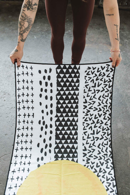 Yoga Towel | Non Slip Silicon Nubs | Absorbent Microfiber | White Black | Yune Yoga | The Jagger - Yune Yoga