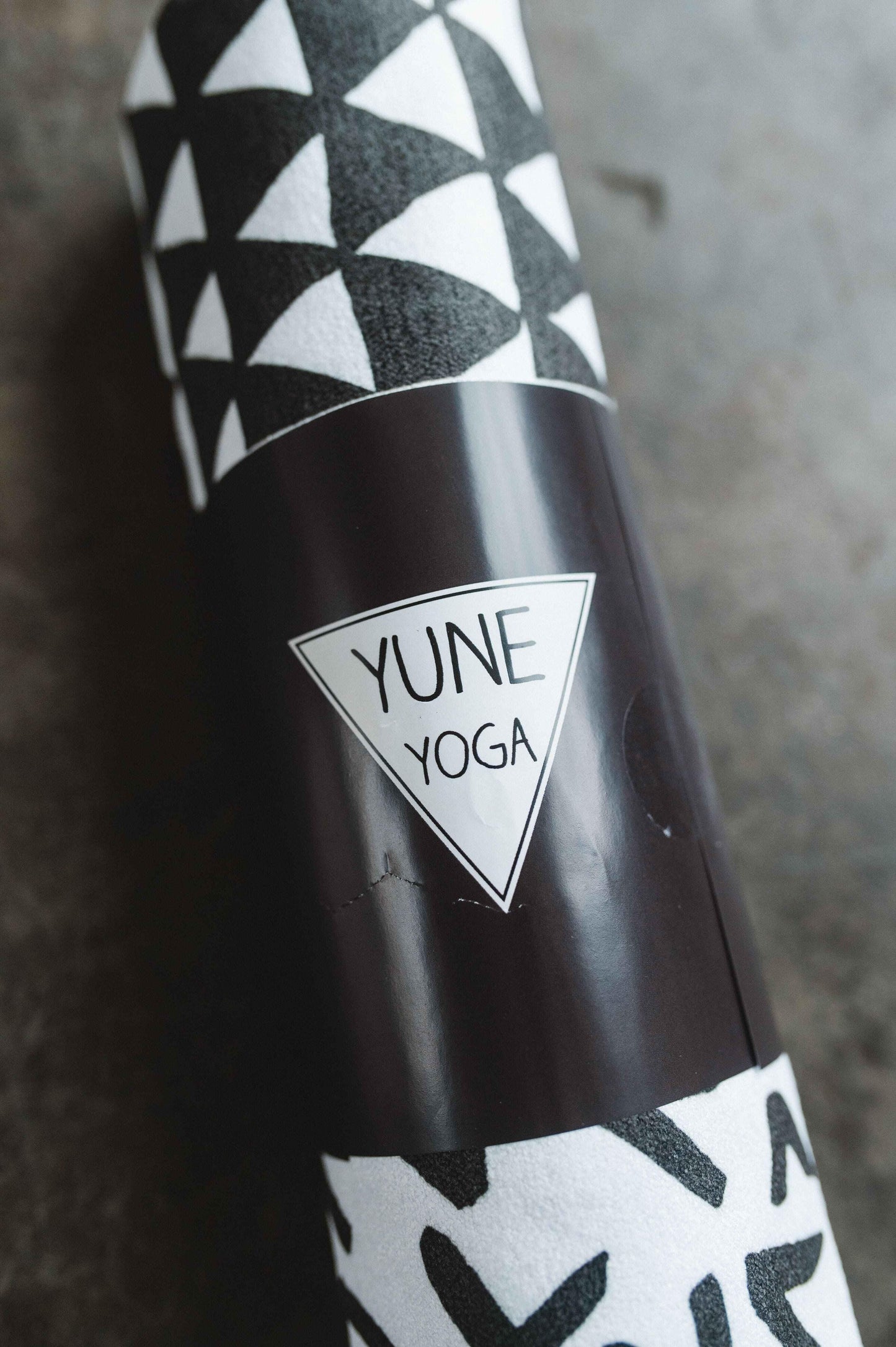 Yoga Towel | Non Slip Silicon Nubs | Absorbent Microfiber | White Black | Yune Yoga | The Jagger - Yune Yoga